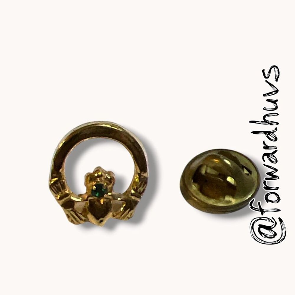 Irish Claddagh Gold Tone Lapel Pin Green Rhinestone